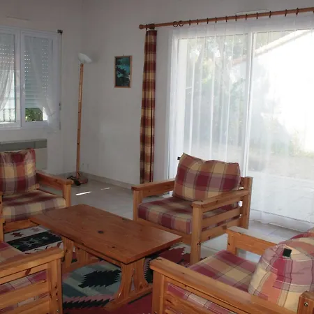 Ferienhaus Maison Confortable Avec Jardin Clos Pres De La A - 5 Pers, 2 - Fr-1-22-372 La Tranche-sur-Mer